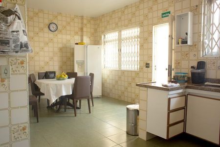 Casa à venda com 405m², 5 quartos e 4 vagas