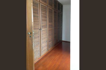 Casa à venda com 405m², 5 quartos e 4 vagas