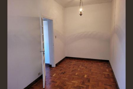 Casa à venda com 240m², 4 quartos e 5 vagas
