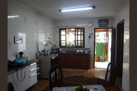 Casa à venda com 168m², 4 quartos e 6 vagas