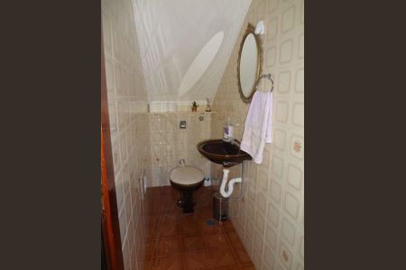 Casa à venda com 168m², 4 quartos e 6 vagas