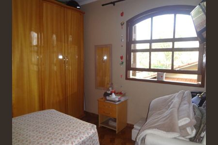 Casa à venda com 168m², 4 quartos e 6 vagas