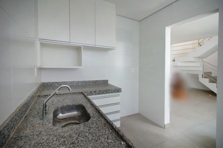 Apartamento para alugar com 125m², 2 quartos e 2 vagasCozinha