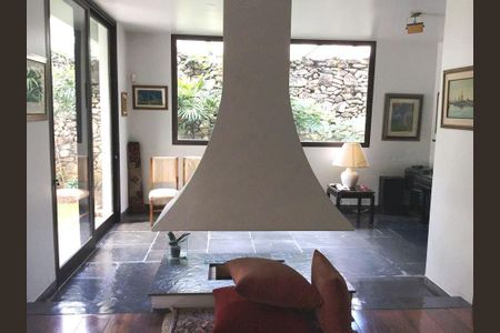 Casa à venda com 583m², 5 quartos e 8 vagas