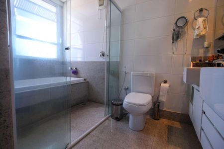 Apartamento à venda com 183m², 4 quartos e 6 vagas