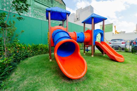 Apartamento para alugar com 80m², 2 quartos e 1 vaga Apartamento para alugar com 80m², 2 quartos e 1 vagaÁrea comum - Playground