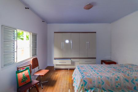 Casa à venda com 221m², 5 quartos e 3 vagas Casa à venda com 221m², 5 quartos e 3 vagas Quarto 2