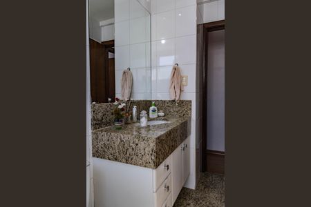 Apartamento à venda com 160m², 4 quartos e 4 vagas Apartamento à venda com 160m², 4 quartos e 4 vagasBanheiro