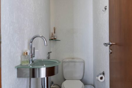 Apartamento à venda com 160m², 4 quartos e 4 vagas Apartamento à venda com 160m², 4 quartos e 4 vagasLavabo