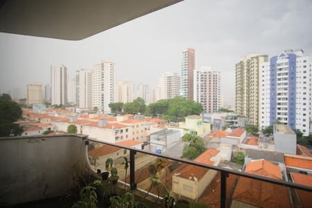 Apartamento à venda com 110m², 4 quartos e 2 vagasVaranda