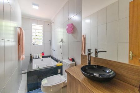 Casa de condomínio à venda com 133m², 3 quartos e 2 vagas Casa de condomínio à venda com 133m², 3 quartos e 2 vagasBanheiro Suíte