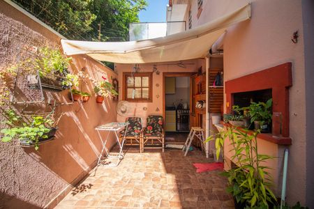 Casa de condomínio à venda com 133m², 3 quartos e 2 vagas Casa de condomínio à venda com 133m², 3 quartos e 2 vagasQuintal