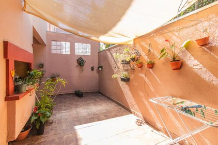 Casa de condomínio à venda com 133m², 3 quartos e 2 vagas Casa de condomínio à venda com 133m², 3 quartos e 2 vagasQuintal