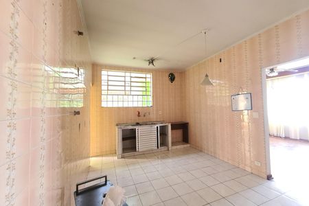 Casa à venda com 250m², 3 quartos e 5 vagas Casa à venda com 250m², 3 quartos e 5 vagasCozinha