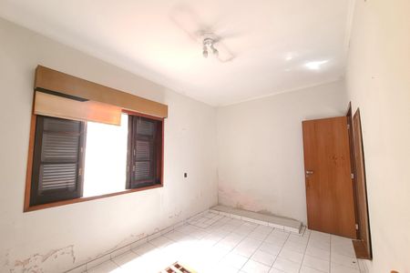 Casa à venda com 250m², 3 quartos e 5 vagas Casa à venda com 250m², 3 quartos e 5 vagasQuarto 2