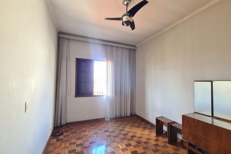 Casa à venda com 250m², 3 quartos e 5 vagas Casa à venda com 250m², 3 quartos e 5 vagasSuite