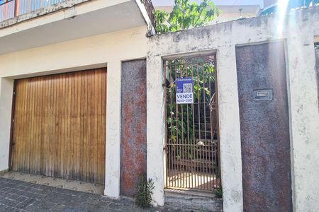 Casa à venda com 250m², 3 quartos e 5 vagas Casa à venda com 250m², 3 quartos e 5 vagasEntrada