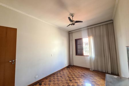 Casa à venda com 250m², 3 quartos e 5 vagas Casa à venda com 250m², 3 quartos e 5 vagasSuite