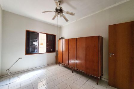 Casa à venda com 250m², 3 quartos e 5 vagas Casa à venda com 250m², 3 quartos e 5 vagasQuarto 1