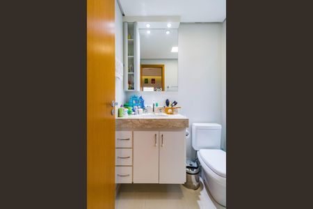 Apartamento à venda com 346m², 4 quartos e 4 vagasBanheiro Suíte 2