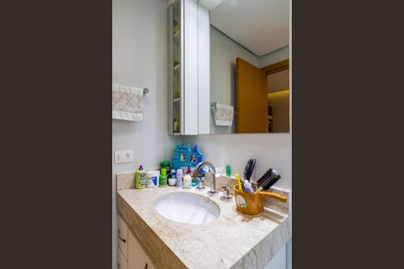 Apartamento à venda com 346m², 4 quartos e 4 vagasBanheiro Suíte 2