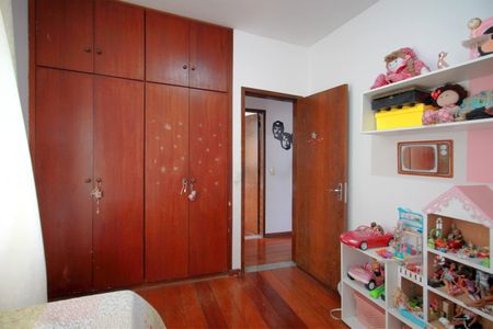Apartamento à venda com 85m², 3 quartos e 2 vagasQuarto 2