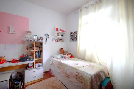 Apartamento à venda com 85m², 3 quartos e 2 vagasQuarto 2