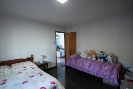 Casa à venda com 380m², 4 quartos e 7 vagas Casa à venda com 380m², 4 quartos e 7 vagasQuarto 1