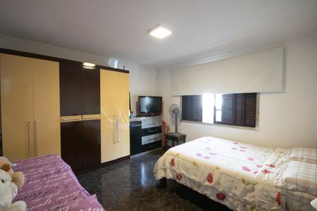 Casa à venda com 380m², 4 quartos e 7 vagas Casa à venda com 380m², 4 quartos e 7 vagasQuarto 1