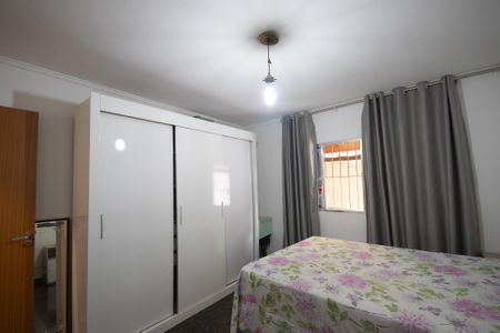 Casa à venda com 380m², 4 quartos e 7 vagas Casa à venda com 380m², 4 quartos e 7 vagasQuarto 2