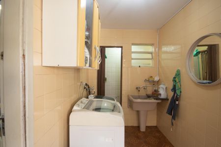 Casa à venda com 380m², 4 quartos e 7 vagas Casa à venda com 380m², 4 quartos e 7 vagasÁrea de Serviço