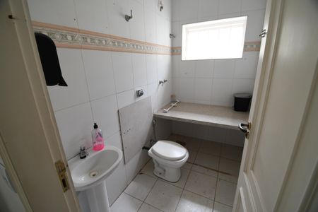 Casa para alugar com 400m², 3 quartos e 10 vagasBanheiro Social