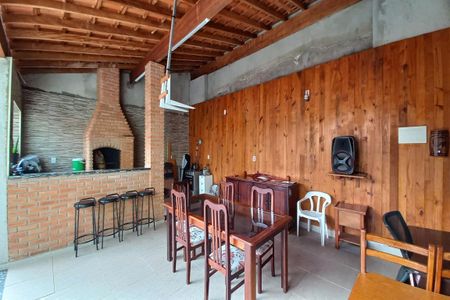 Casa à venda com 110m², 3 quartos e 4 vagasÁrea comum - Churrasqueira