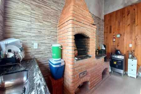 Casa à venda com 110m², 3 quartos e 4 vagasÁrea comum - Churrasqueira