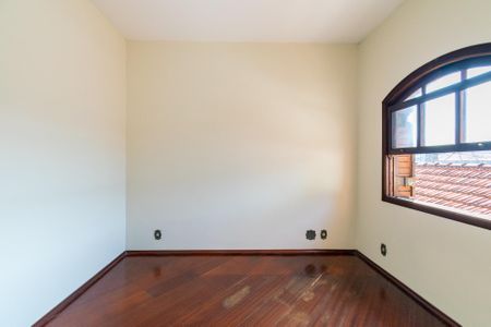 Casa à venda com 295m², 4 quartos e 4 vagas Casa à venda com 295m², 4 quartos e 4 vagasQuarto 1