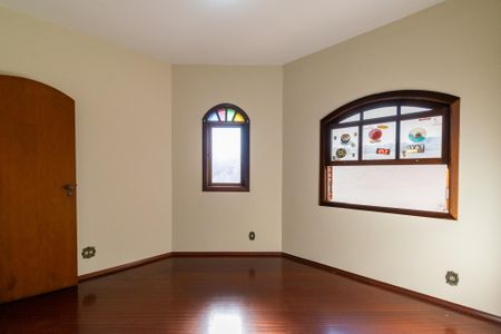 Casa à venda com 295m², 4 quartos e 4 vagas Casa à venda com 295m², 4 quartos e 4 vagasQuarto 2
