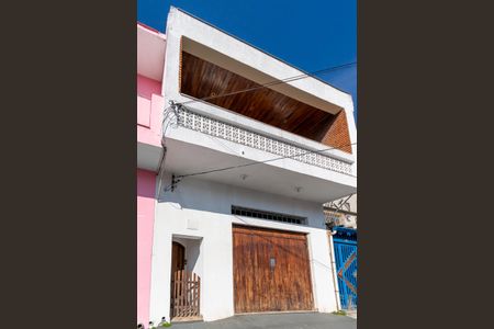 Casa à venda com 295m², 4 quartos e 4 vagas Casa à venda com 295m², 4 quartos e 4 vagasFachada