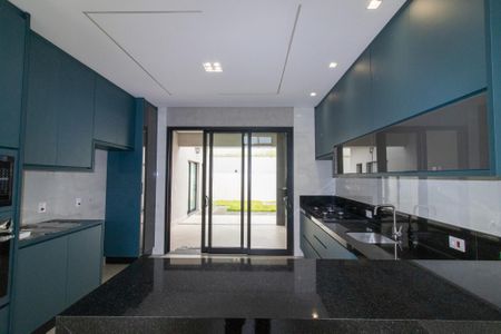 Casa à venda com 170m², 3 quartos e 4 vagas Casa à venda com 170m², 3 quartos e 4 vagasCozinha
