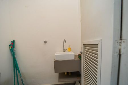 Apartamento à venda com 98m², 3 quartos e 1 vaga Apartamento à venda com 98m², 3 quartos e 1 vagaBanheiro de serviço