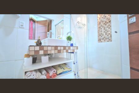 Casa à venda com 1000m², 5 quartos e 3 vagas Casa à venda com 1000m², 5 quartos e 3 vagasBanheiro 3