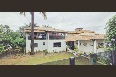 Casa à venda com 1000m², 5 quartos e 3 vagas Casa à venda com 1000m², 5 quartos e 3 vagasQuintal