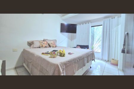 Casa à venda com 1000m², 5 quartos e 3 vagas Casa à venda com 1000m², 5 quartos e 3 vagasQuarto 4