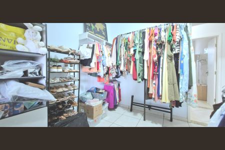 Casa à venda com 1000m², 5 quartos e 3 vagas Casa à venda com 1000m², 5 quartos e 3 vagasQuarto 1