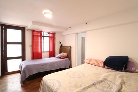 Casa à venda com 348m², 7 quartos e 4 vagasQuarto 5