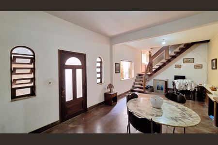 Casa à venda com 348m², 7 quartos e 4 vagasSala