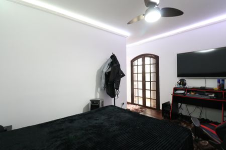 Casa à venda com 348m², 7 quartos e 4 vagasSuíte