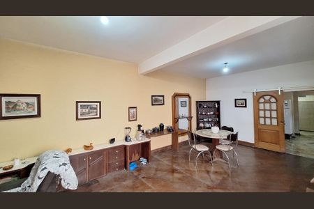 Casa à venda com 348m², 7 quartos e 4 vagasSala