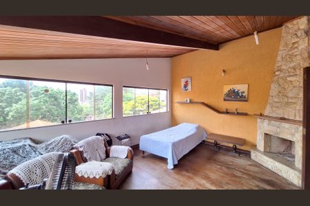 Casa à venda com 348m², 7 quartos e 4 vagasQuarto 2