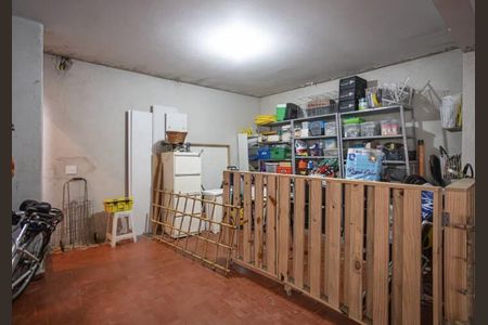 Casa à venda com 391m², 2 quartos e 2 vagas