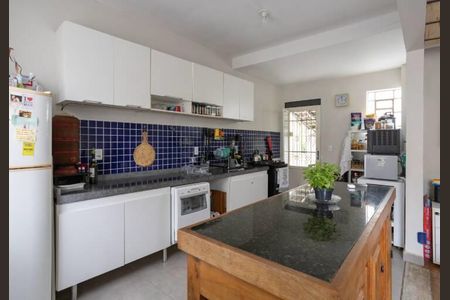 Casa à venda com 391m², 2 quartos e 2 vagas